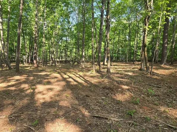 135 Lakeshore Dr SW, Eatonton, GA 31024