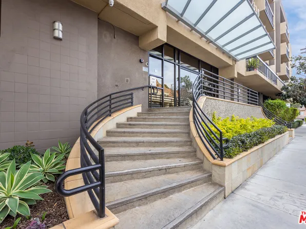 7320 Hawthorn Ave APT 215, Los Angeles, CA 90046