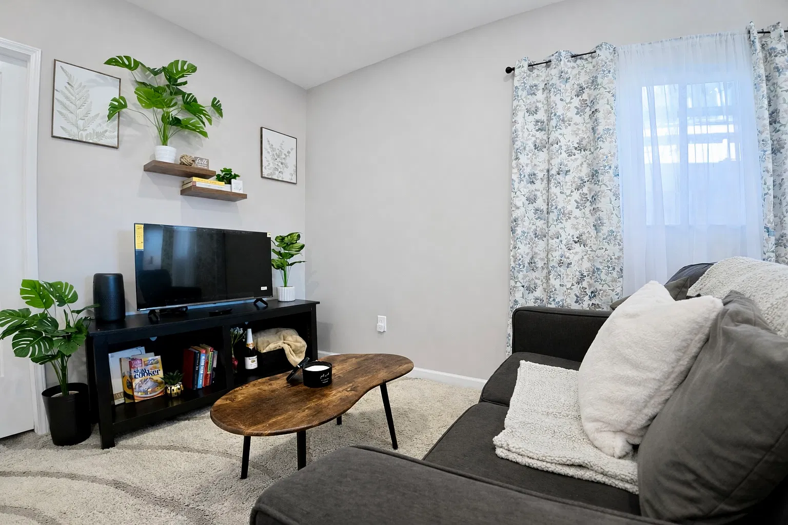 148 E Rosslynn Ave — Photo 4