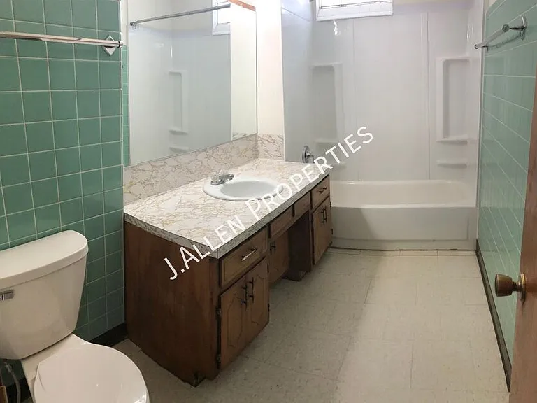 311 N 12th St #307 — Photo 3