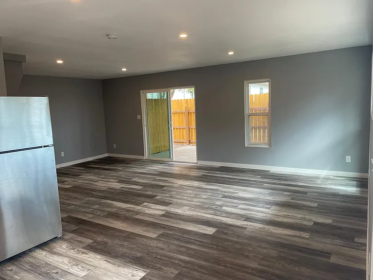 2621 Wood Ave #B — Photo 8