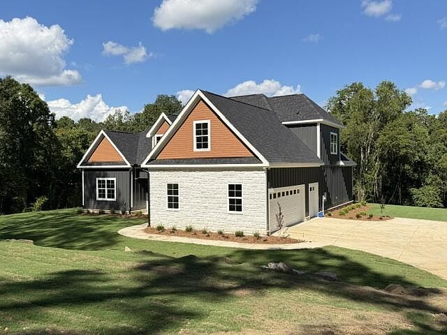 1st image of 135 Willett Dr