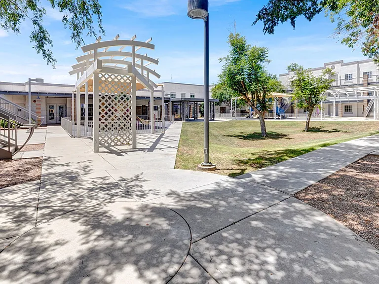 2302 W Colter St — Photo 31
