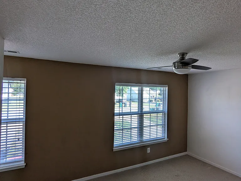 1701 Clooney Ln — Photo 15