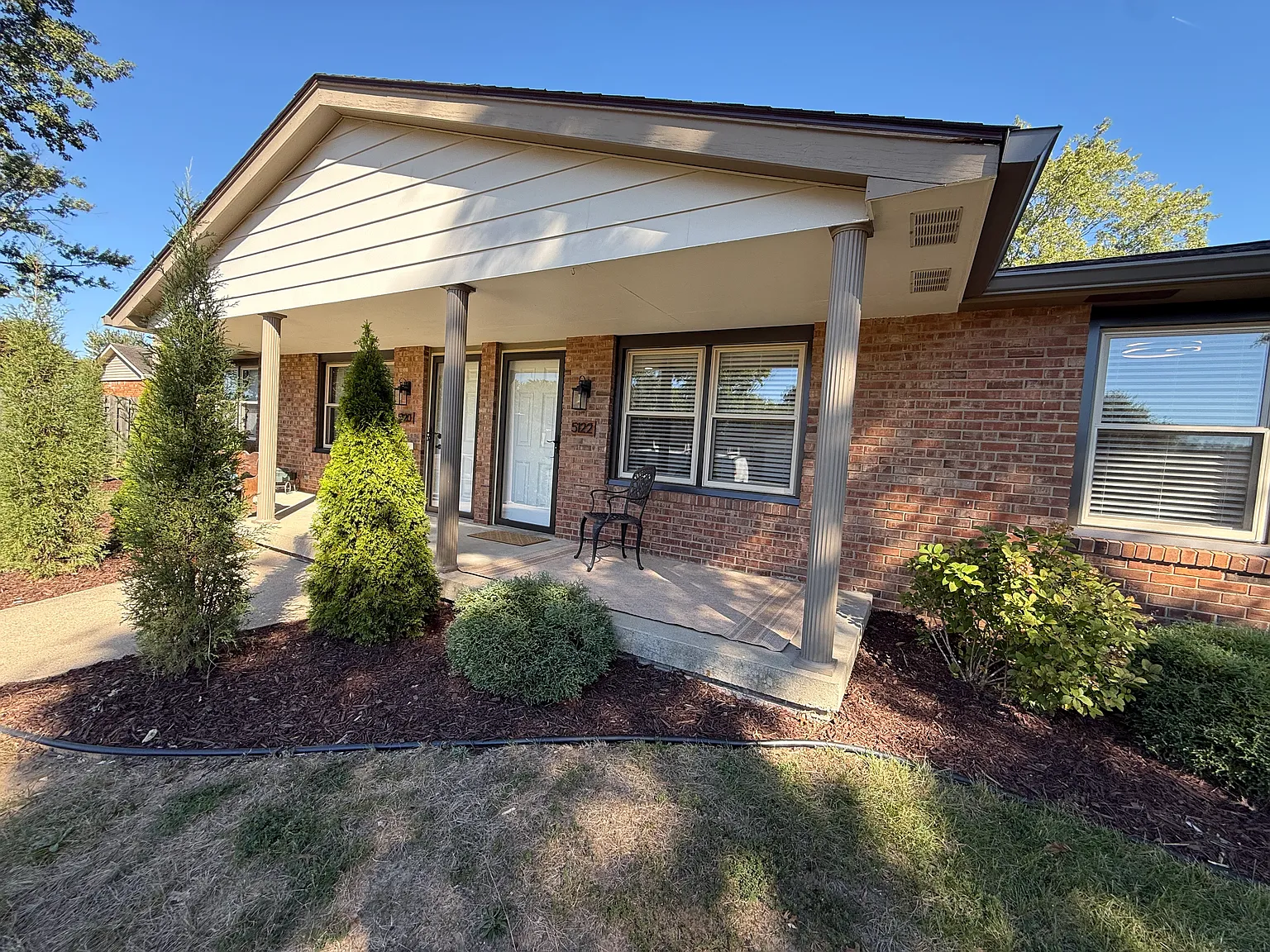 2 bed, 980 sqft, $1,575 — Photo 1