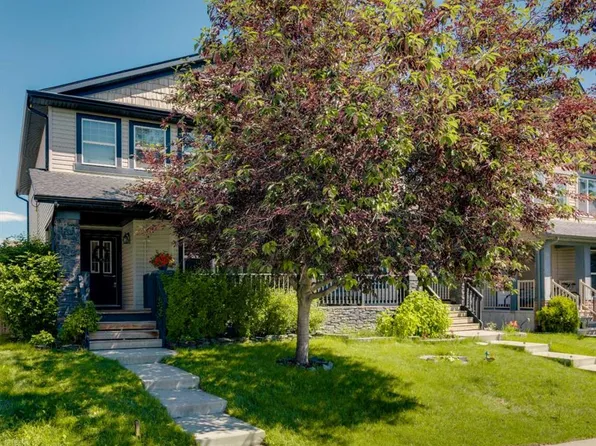 91 SE Panora Sq NW, Calgary, AB T3K 0R3