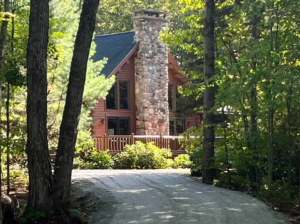 27 Stearns Avenue, Wilmington, VT 05363