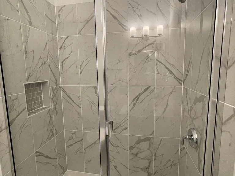 Guest bath with standing shower