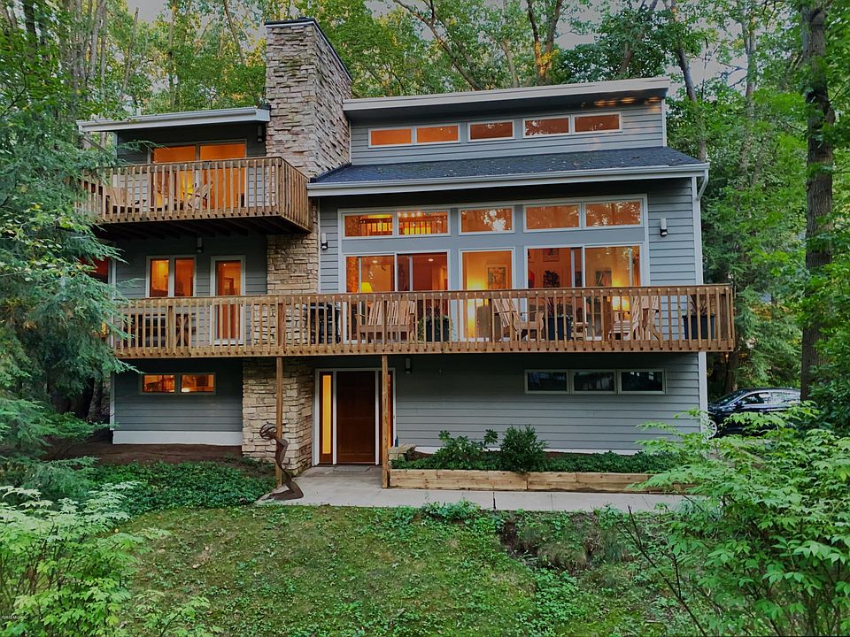 1st image of 16657 White Oak Ln