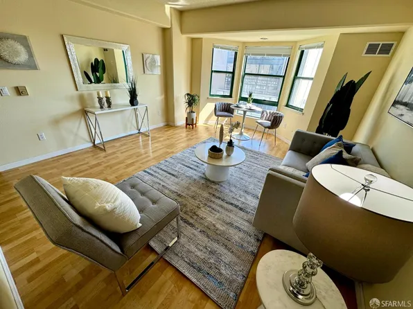 988 Franklin St APT 431, Oakland, CA 94607