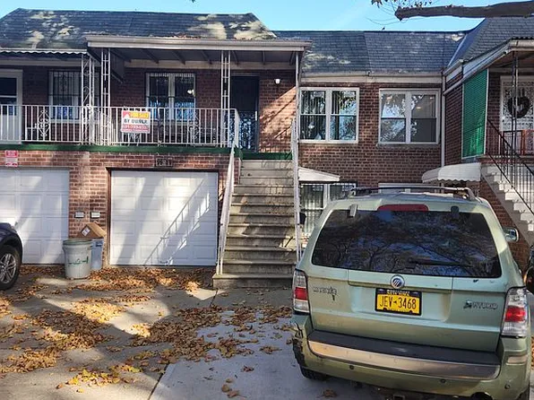 24-39 78th St, Flushing, NY 11370