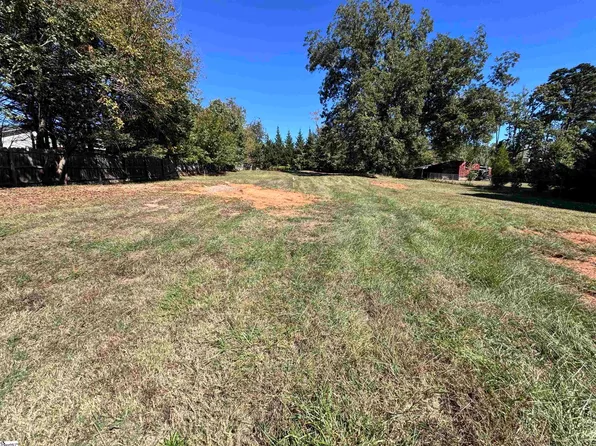 131 Dillard Dr #A, Greer, SC 29650