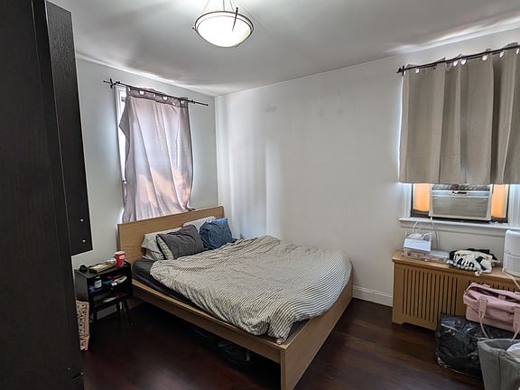3rd image of 225 W 71st St #Penthouse