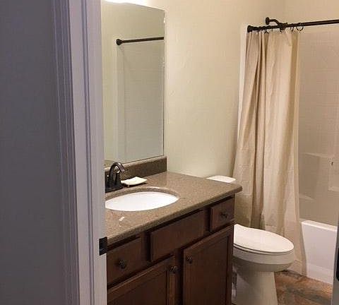 Toltec Guest Bath