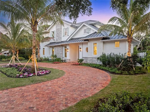 690 7th AVE N, NAPLES, FL 34102