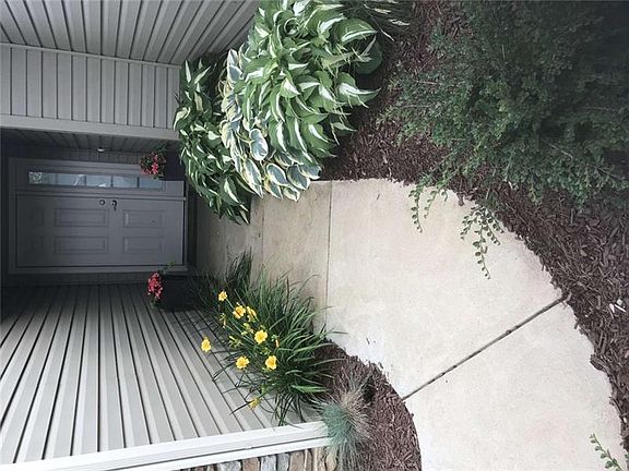 3rd image of 102 Gleneagles Dr