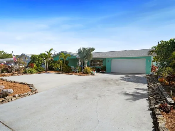 9911 Antilles Dr, Seminole, FL 33776