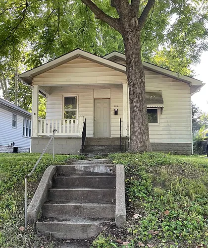 306 Lampert St Photo 1