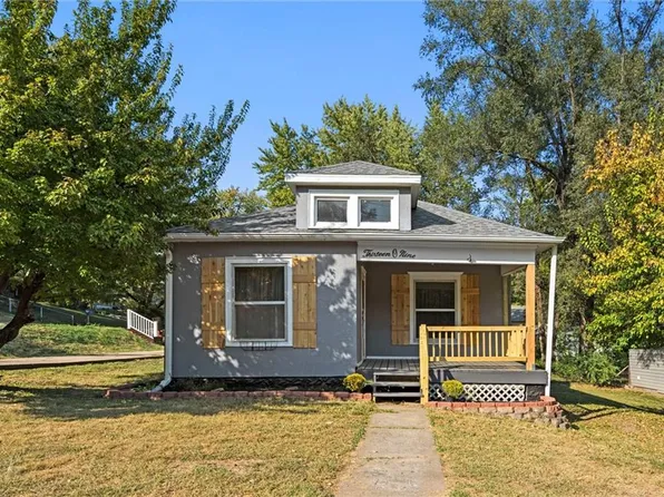 1309 Atchison St, Atchison, KS 66002