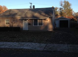 16 Ryan Dr, Bloomington, IL