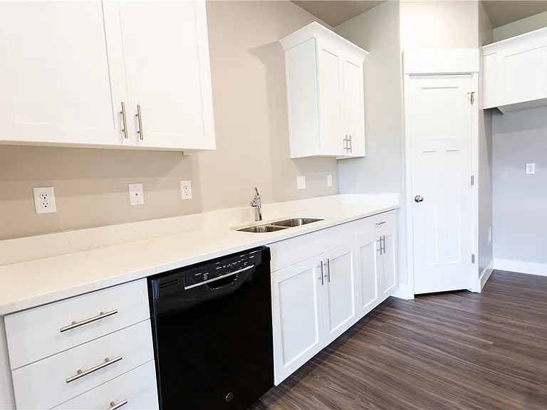 1727 E Talon Way — Photo 6