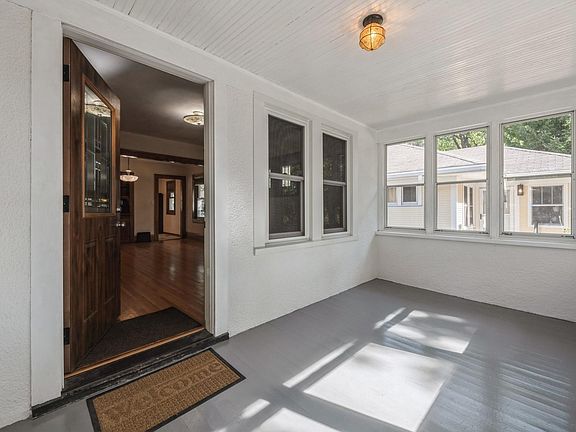 4th image of 1411 Wellesley Ave