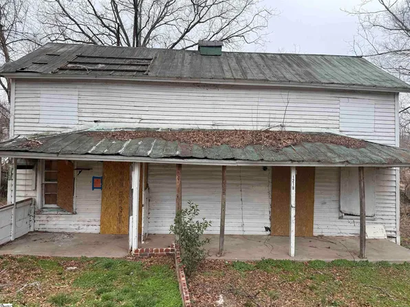 121 Saluda St, Cowpens, SC 29330