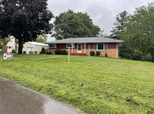 115 W Meadow Heights Ave, Jackson, MI 49203