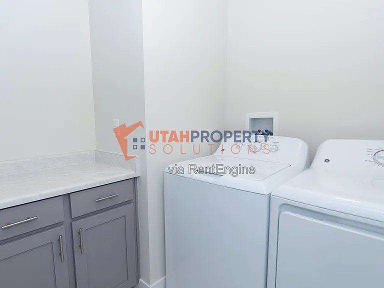 388 S 980 W — Photo 28
