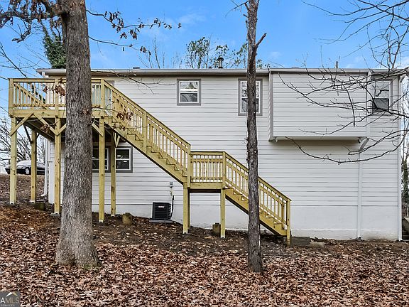 2nd image of 2488 Carol Cir