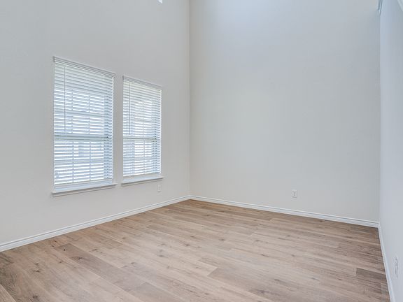 4th image of 6220 Shaw Ct