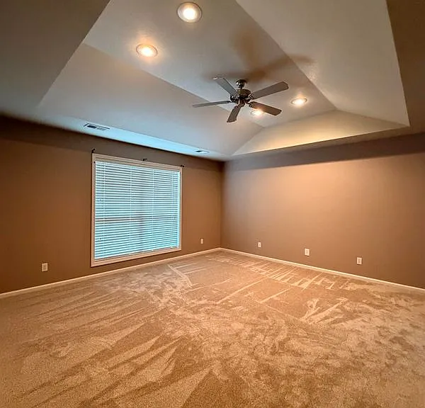 31 Enclave — Photo 13