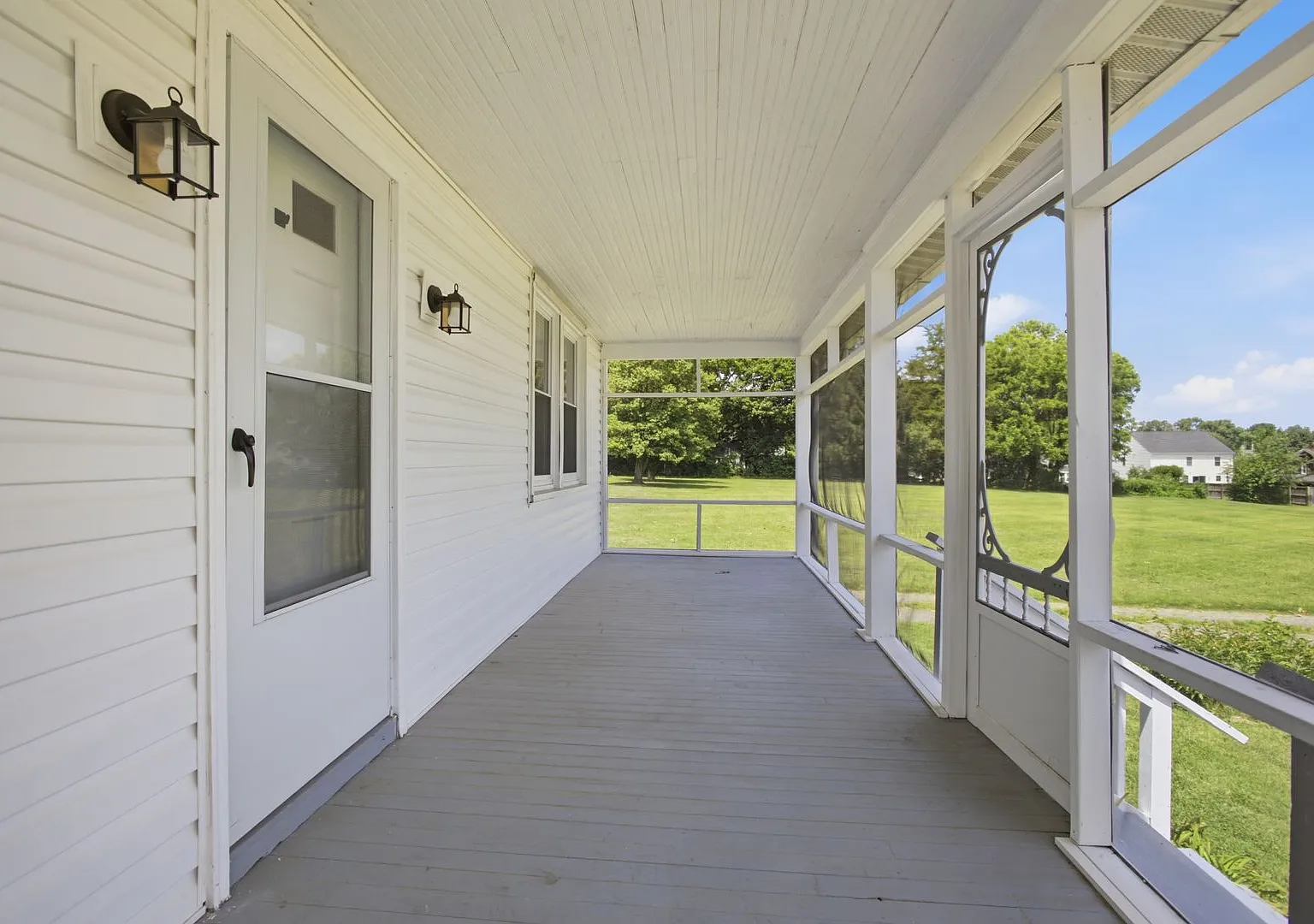Spacious 5 BR/3 BA Single-Family Home in Gambrills! — Photo 3