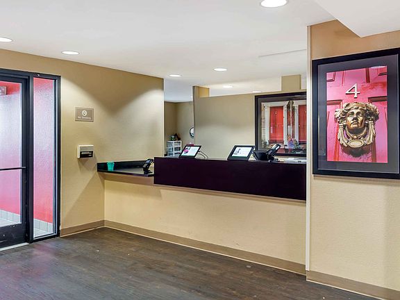 Lobby and Guest Check-in
