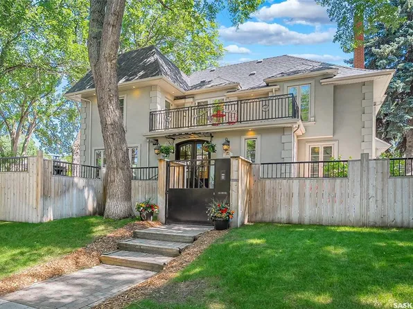 100 Poplar CRESCENT, Saskatoon, SK S7M 0A6