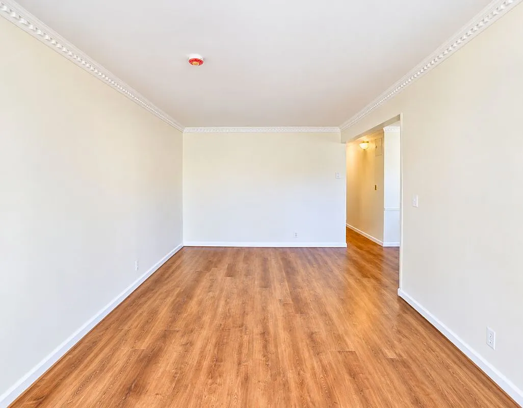 3 bed, 1.5 bath, 1152 sqft, $3,300 — Photo 2