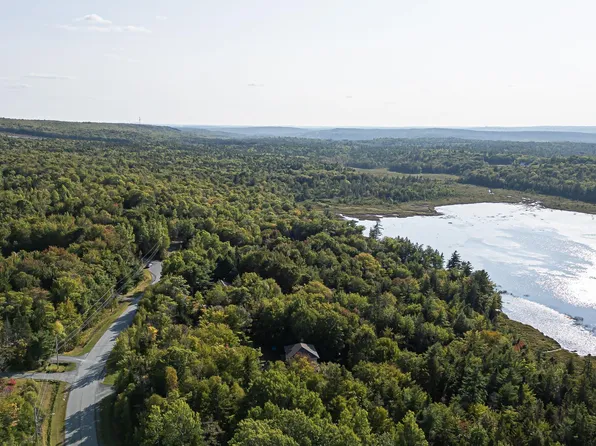 Florence Ln, Halifax, NS B2T 1B5