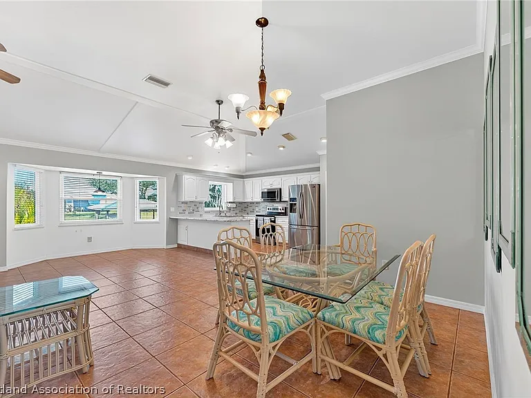 105 Fern Ct — Photo 30