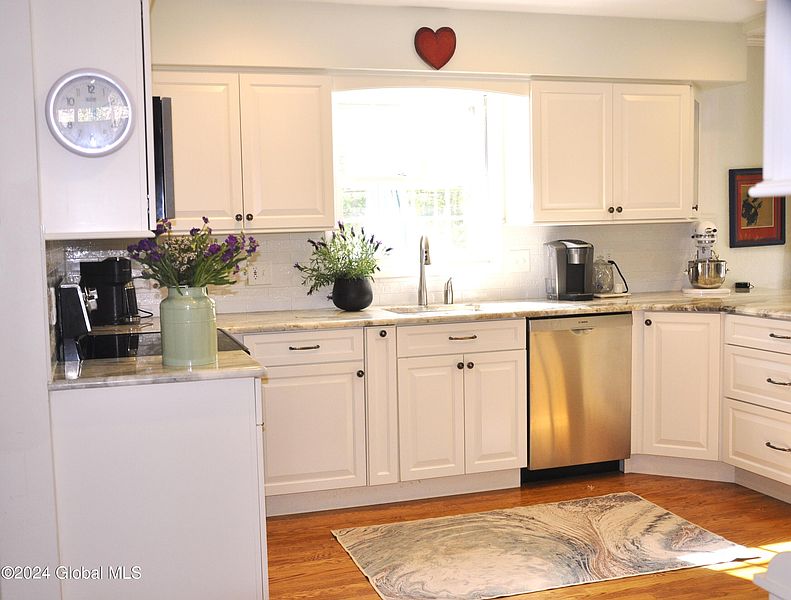 5th image of 21 Thorndale Road