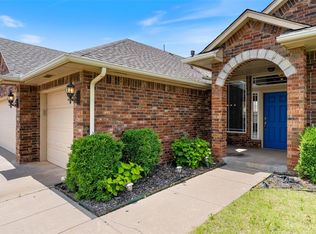 13813 Agate Dr, Yukon, OK 73099