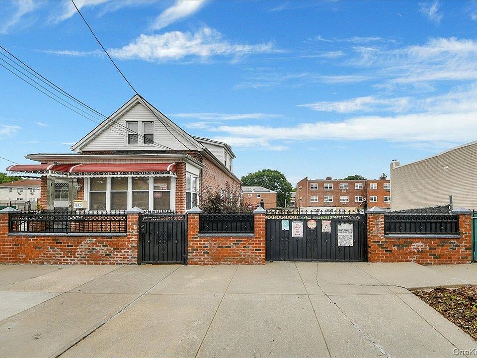 1st image of 562 Underhill Avenue