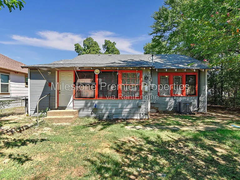 608 W Murray St — Photo 10
