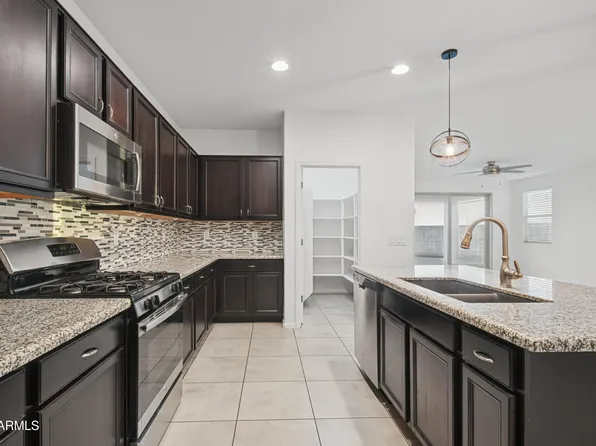 18575 W PUEBLO Avenue, Goodyear, AZ 85338
