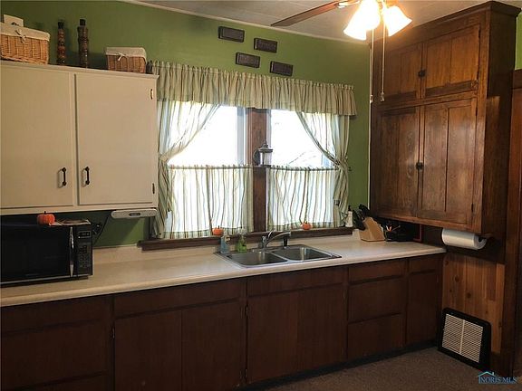5th image of 603 Baubice St