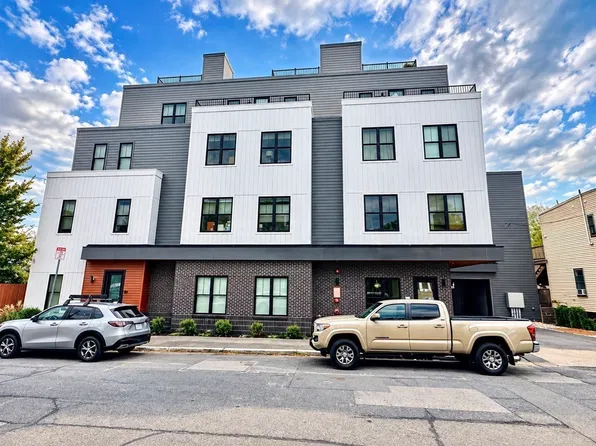 120 Moore St #205, Boston, MA 02128