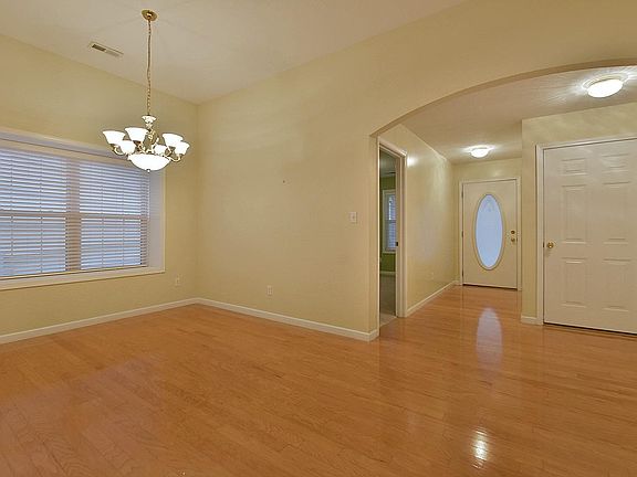 5th image of 8104 Pepperdine Way