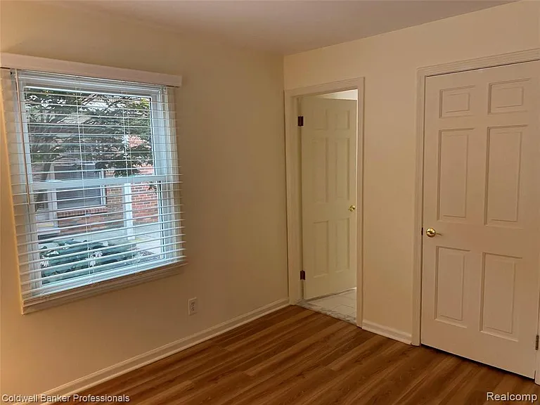 885 N Old Woodward Ave #15 — Photo 21