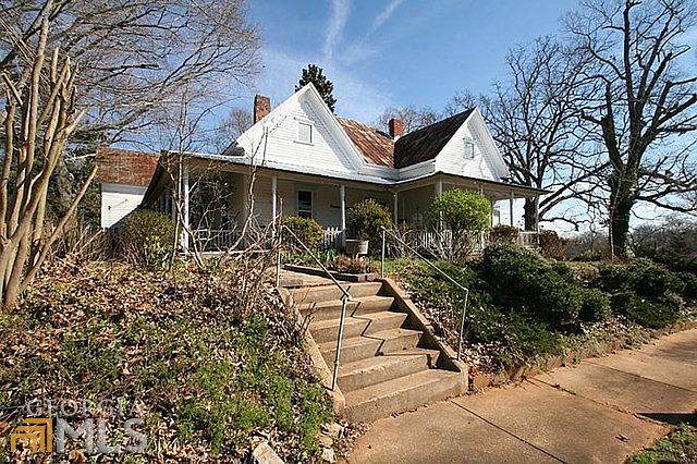 1st image of 15 Comer St
