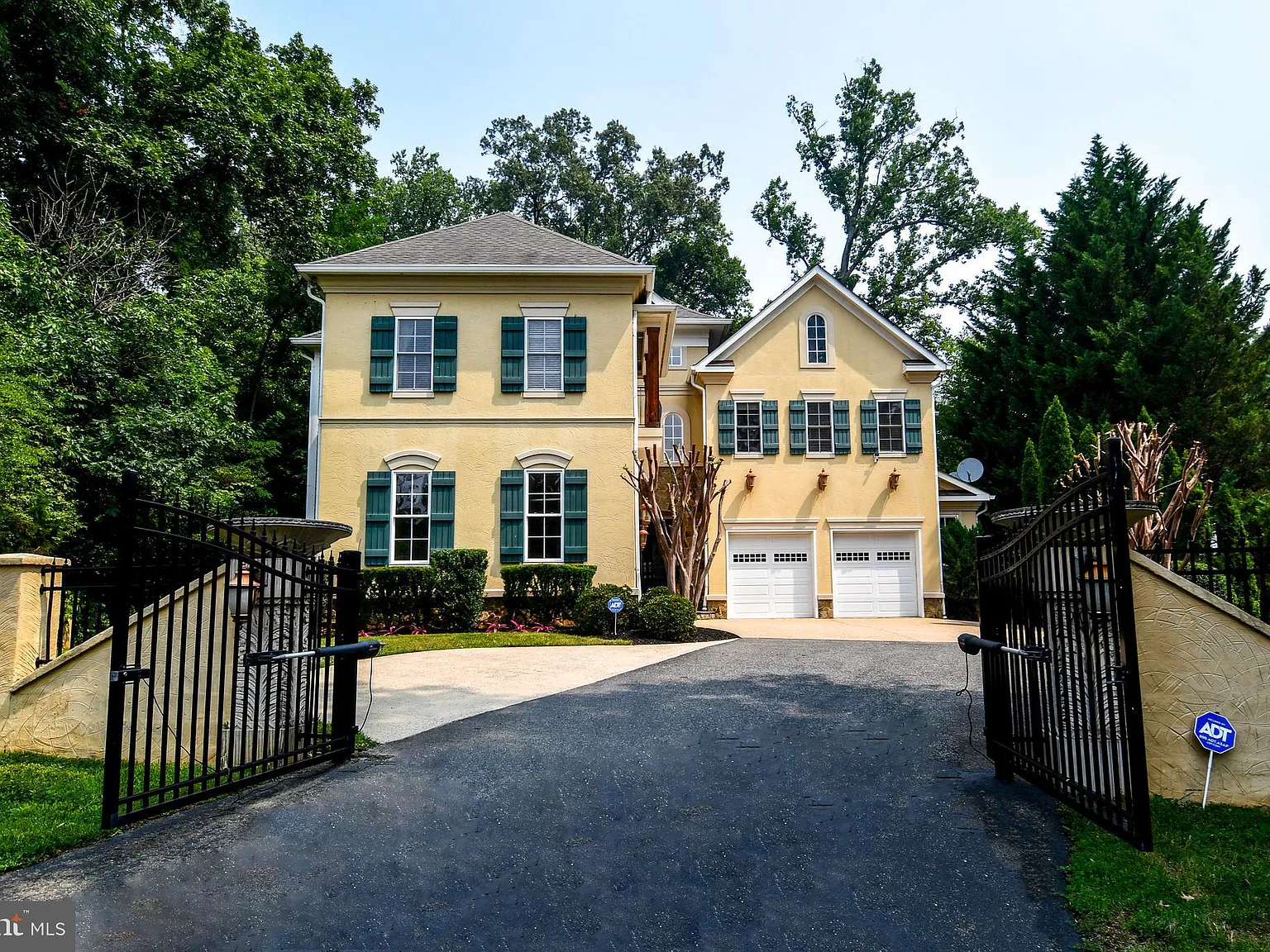 7 bed, 6.0 bath, 6206 sqft, $9,000 — Photo 2