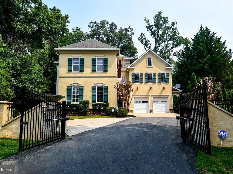 7104 Old Dominion Dr — Photo 2
